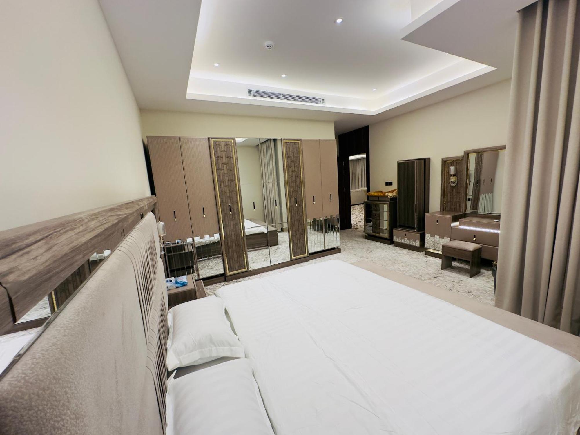 Remaz Rose Boulevard Apartment